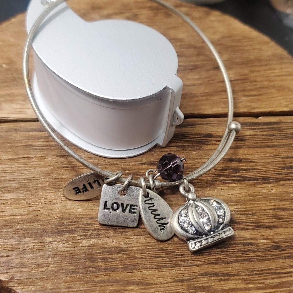 B3234 life love‎ truth crown charm bracelet